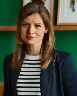 Carina Bücker